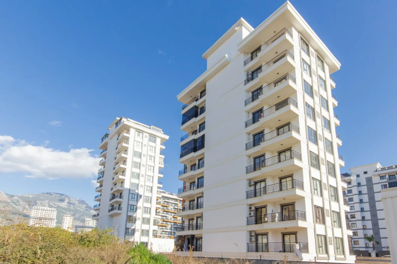 1+1 Apartment in Luxury Complex in Alanya Mahmutlar — photo 1