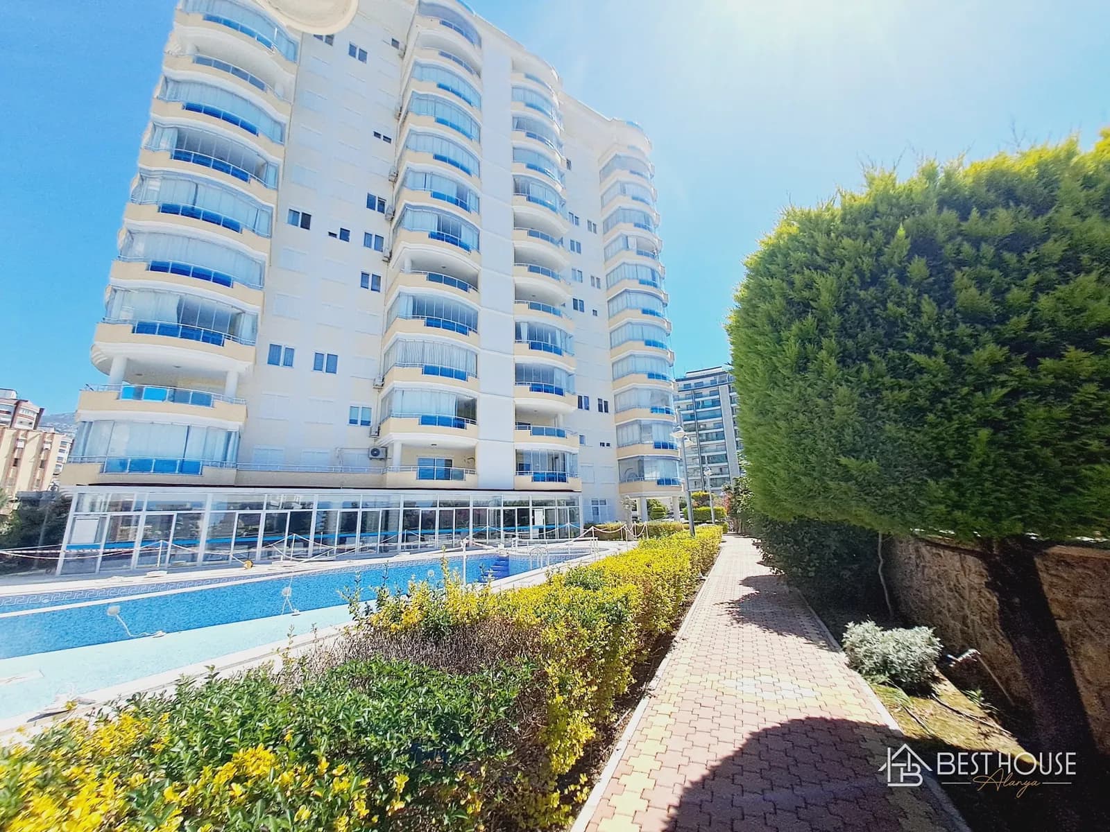 Furnished Pool View 2+1 Apartment in Alanya Mahmutlar