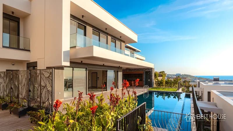 Luxury 3+1 Villa with Sea View in Alanya Kargıcak