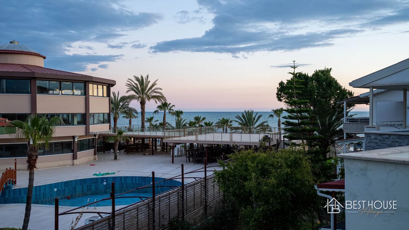 Luxury Furnished 4+1 Sea View Villa in Alanya