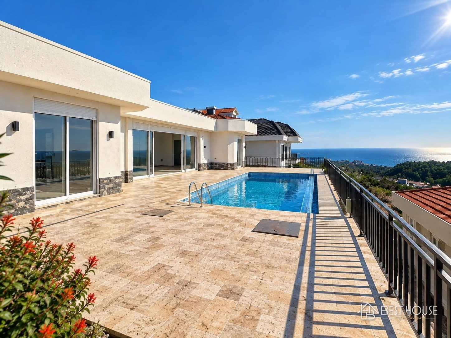 Luxury 3+1 Detached Villa with Private Pool and Sea View in Alanya İncekum
