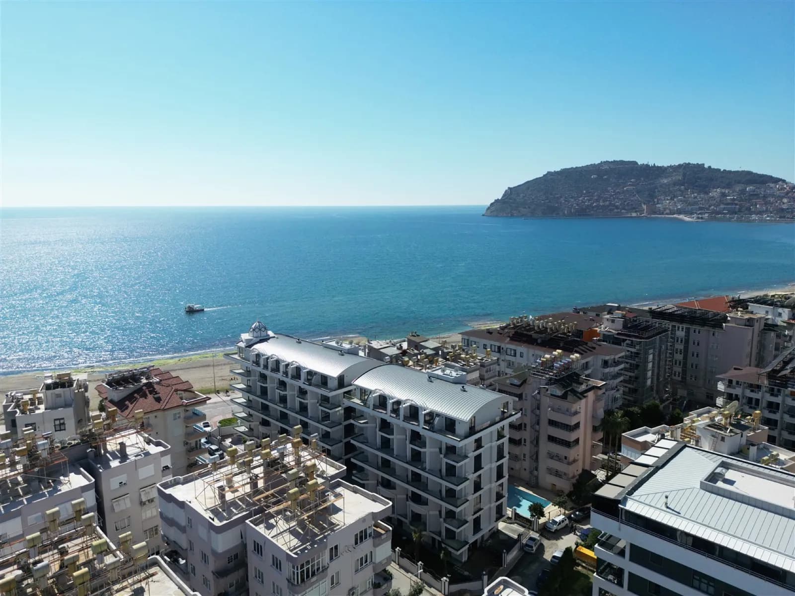 Beachfront Sea View Fully Furnished 1+1 Apartment In Alanya Cumhuriyet — photo 1