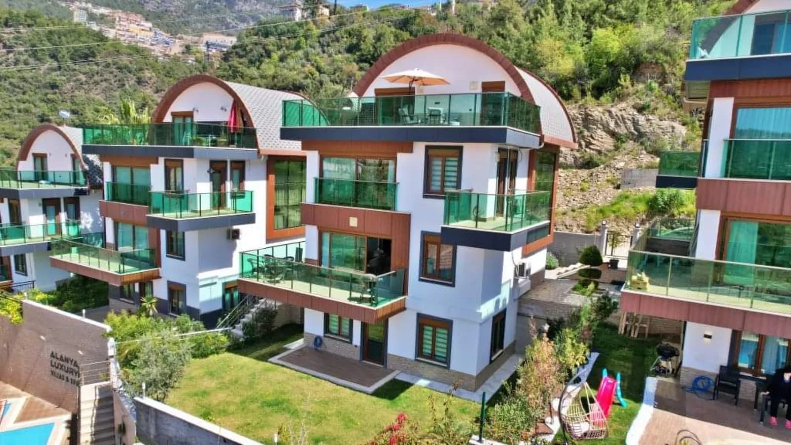 Sea View 3+2 Detached Villa in Alanya Bektaş — photo 1