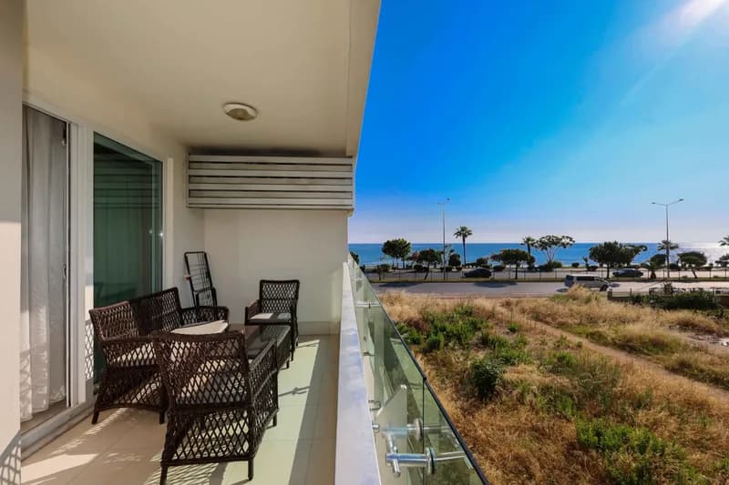 Sea View 1+1 Seafront Apartment in Alanya Kestel — photo 1