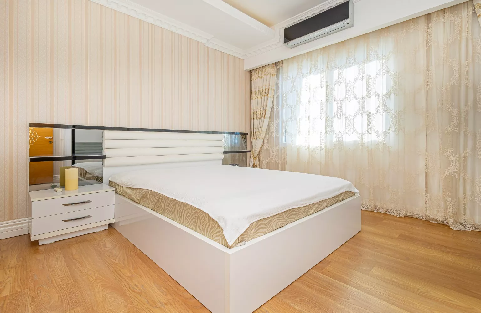 28c35112-7eeb-4c74-82cd-e0c7ce0f6aca