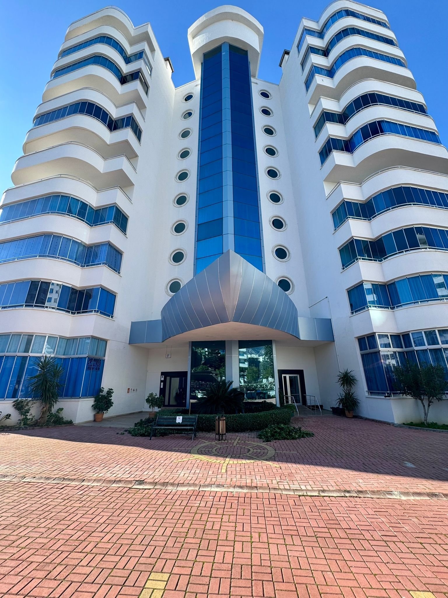 32f7f9aa-3b0d-4ffb-bc72-4408ebb2b44f