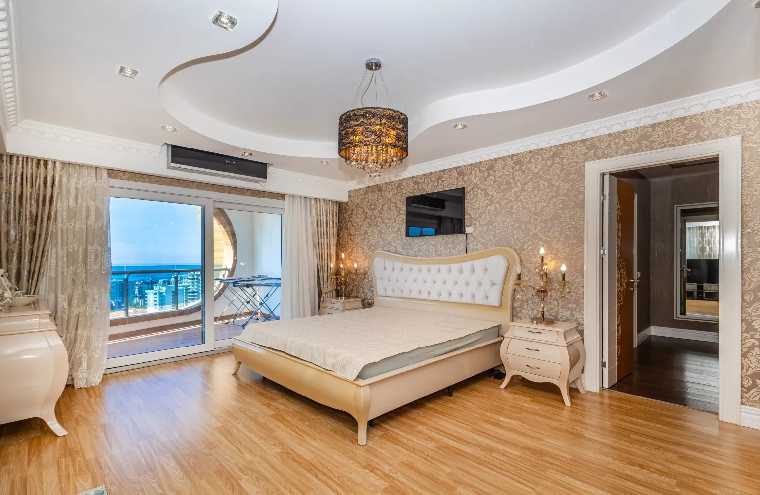 61d189ec-b6b8-46b9-849a-dae25571827b