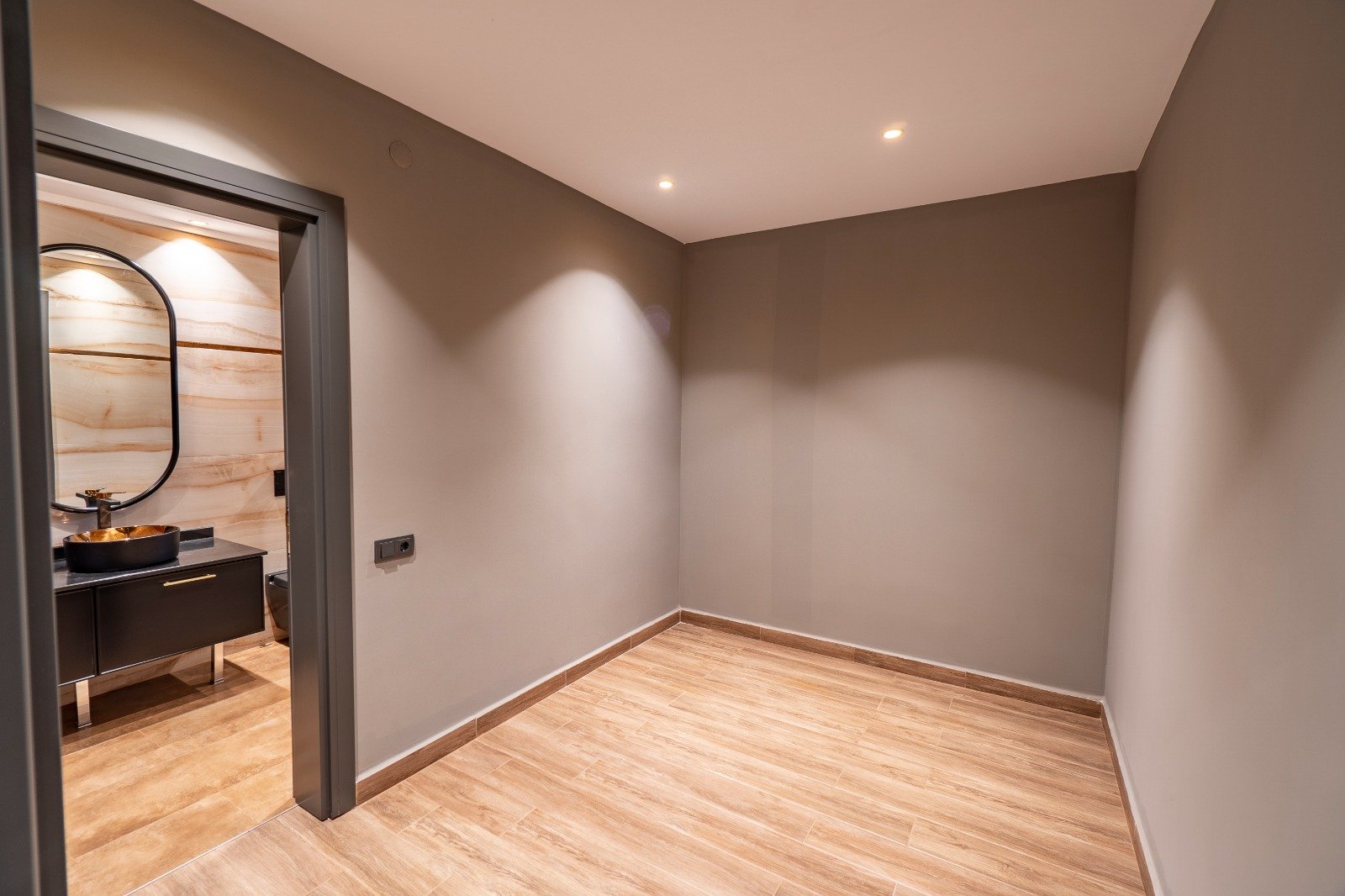 a5ccbad6-0111-4e2a-89a6-b037a7b26da4