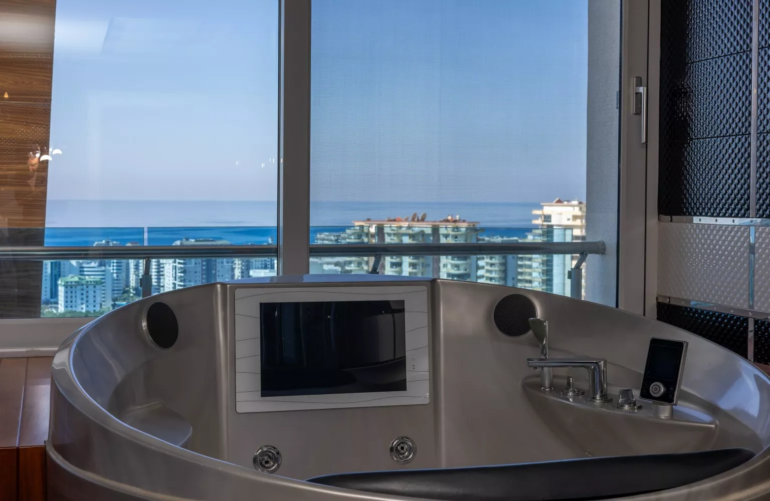 ba08524c-2d6c-47e5-a4b6-f87b92491c9b