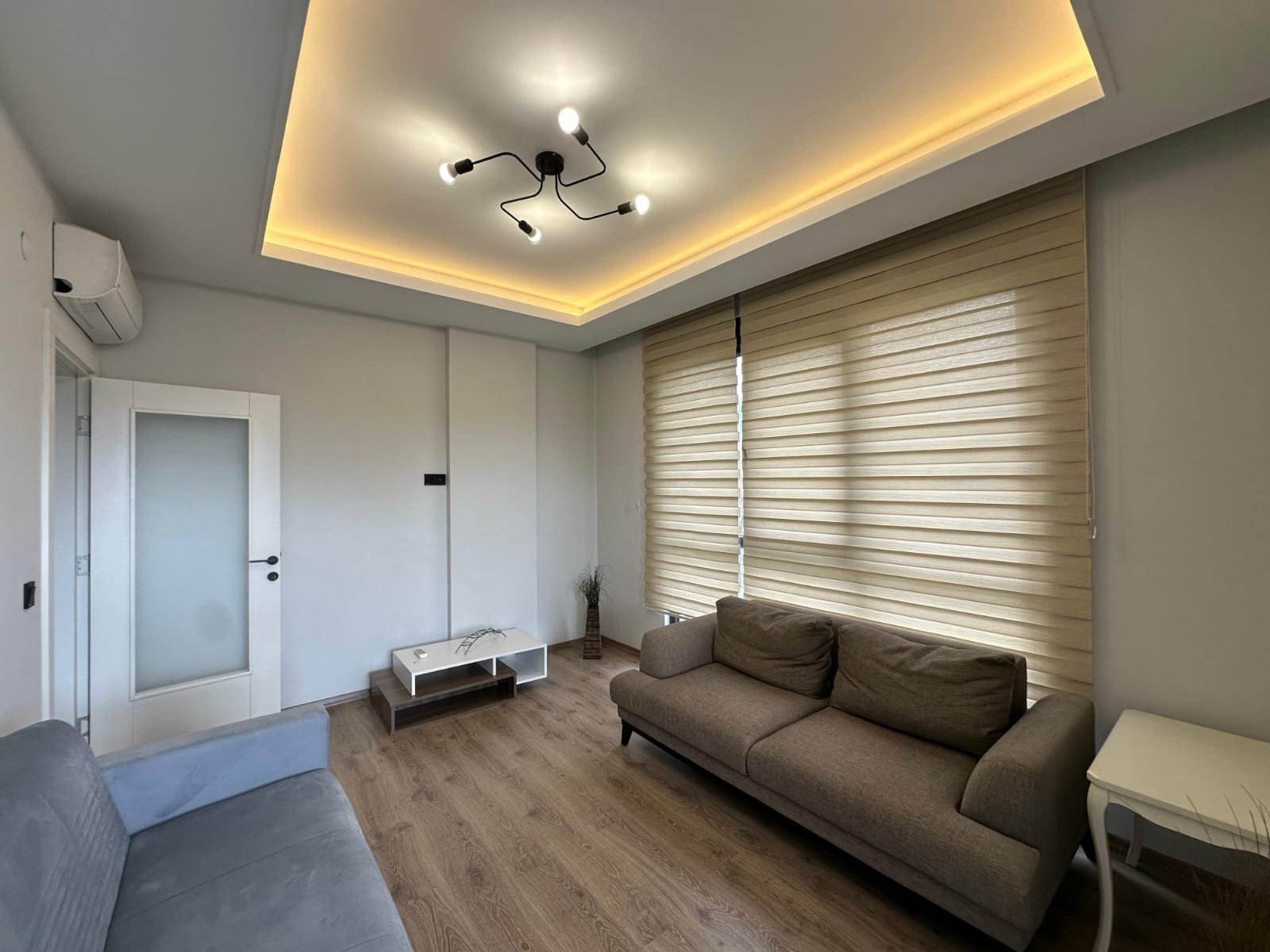 92c67b77-2e82-40bc-8fb9-8e4d4b3a72c9(1)