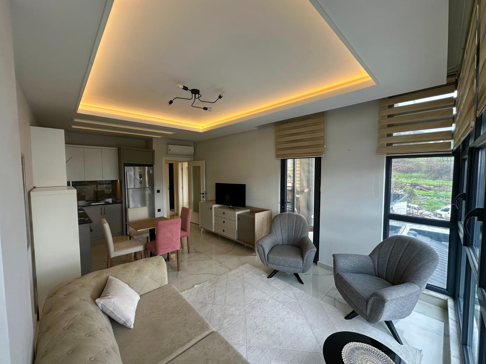 c5dd7ed9-27f8-436f-a12a-4e7206d9de1e(1)