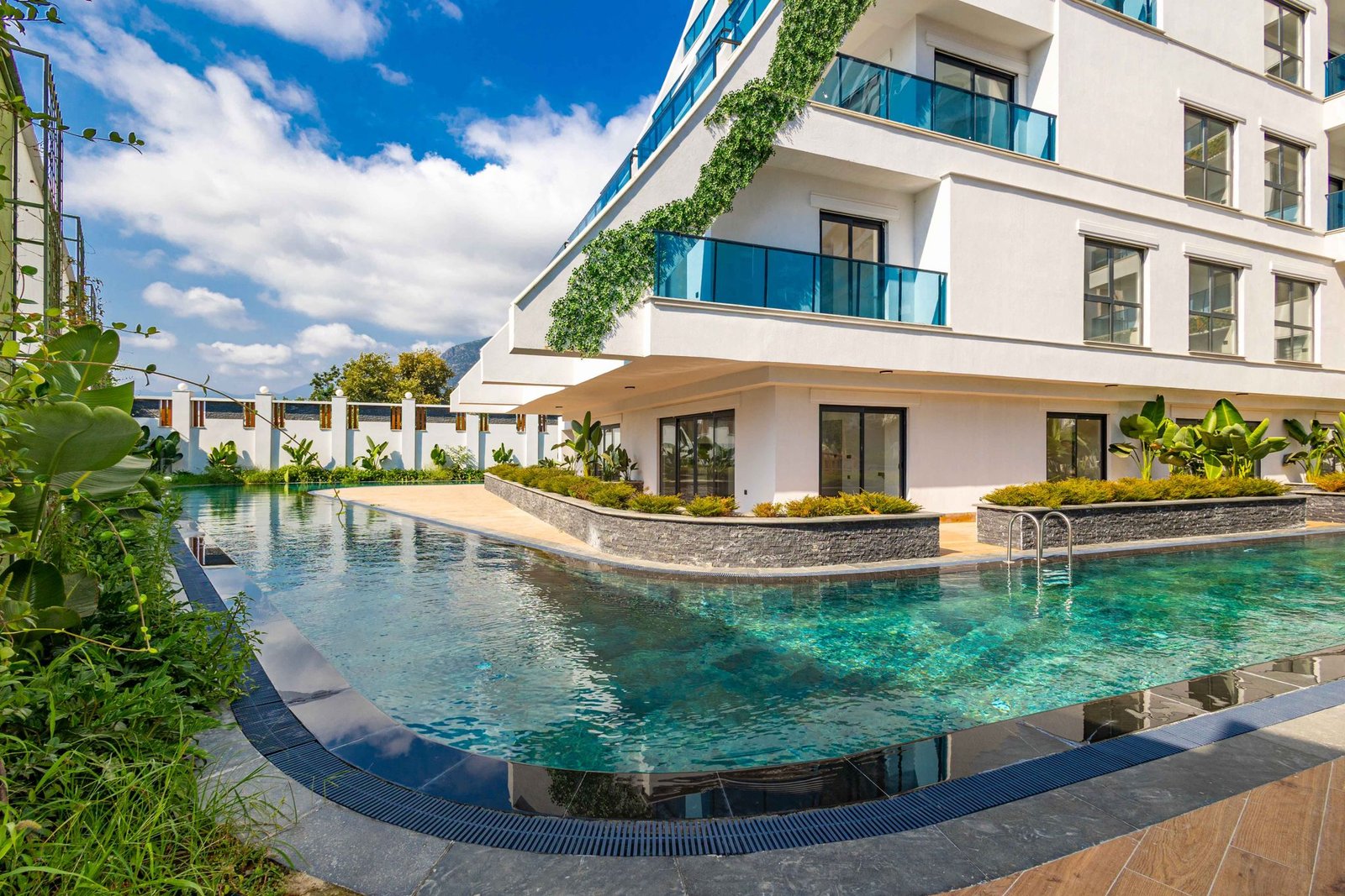 675ad240-44d5-4e41-bec9-7bdfaa350a2a