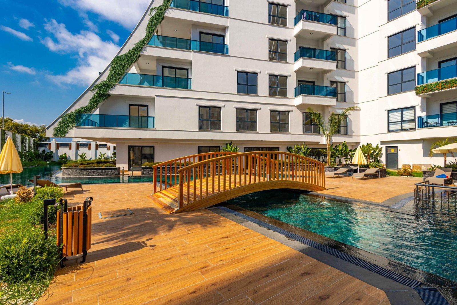 9e0e5af5-e289-46e2-b7fd-f1ff360a3db2