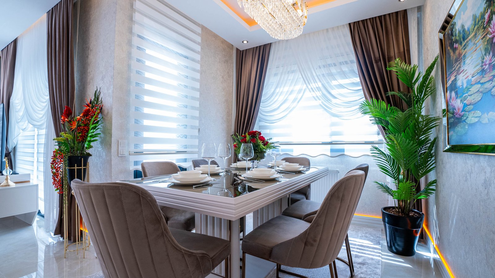 005- 37 – Showroom Yekta Sungate