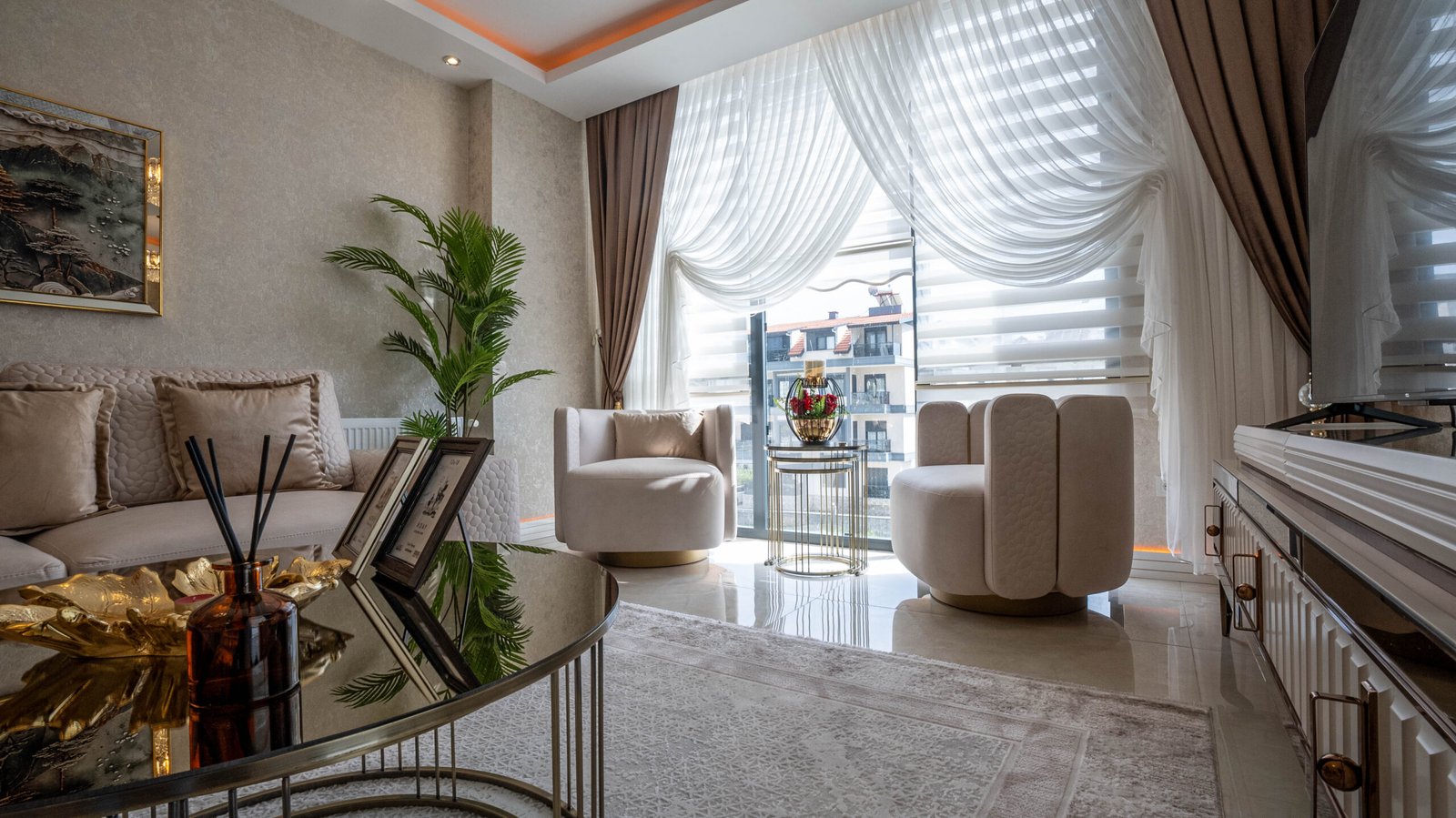 006 – 37 – Showroom Yekta Sungate
